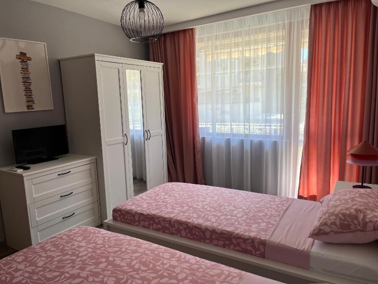 Одеса 37 - B&B Sozopol