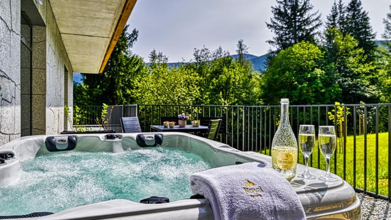 Apartament z prywatnym Jacuzzi Orlik VIP Residence - blisko wyciągu i Wang by Royal Aparts - Bed and Breakfast Karpacz