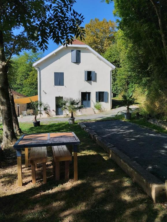 Les Gîtes du Domaine Helaku - Chambres d'hôtes Monein