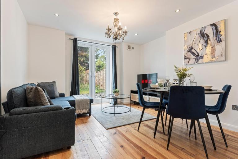 Charming 2-Bed Flat with Garden in London - Ferienwohnung London