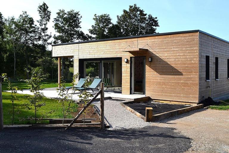 Au refuge de la colline Ecolodge 4 étoiles avec vue magnifique sur la vallée, proche de Mers les bains - B&B Longroy