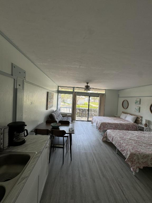 Park Place Unit 123 - B&B Cedar Key
