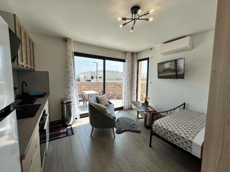 Studio et chambres V I P - B&B Sérignan