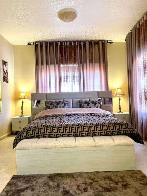 Classy 3 Bedroom Apartment in Amman - B&B Ţāb Kirā‘
