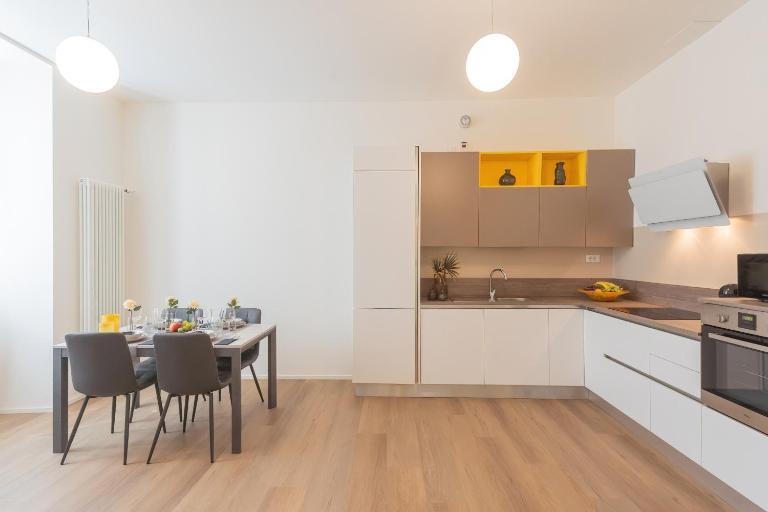 ManaraQuattro - apartament in Como near the center with free parking - Lake Como - Bed and Breakfast Como