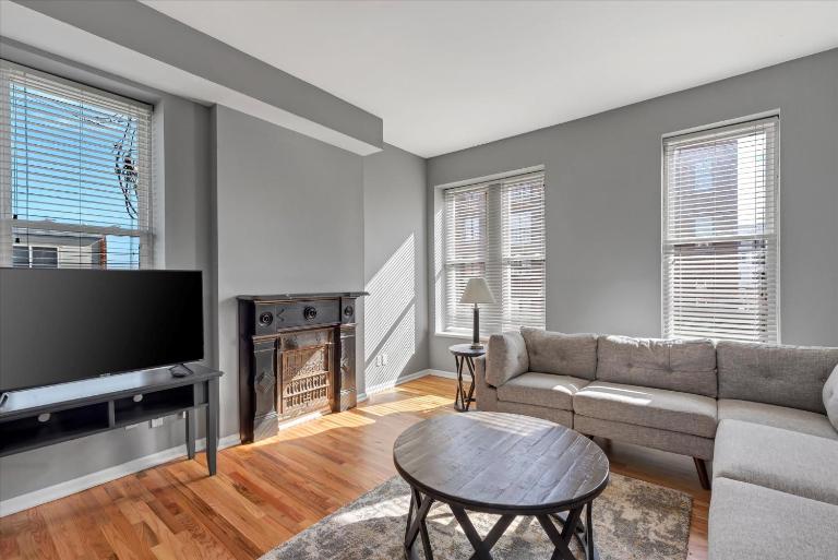 Amazing Recently Rehabbed STL Unit in Prime Soulard Location 713a - Ferienwohnung Soulard