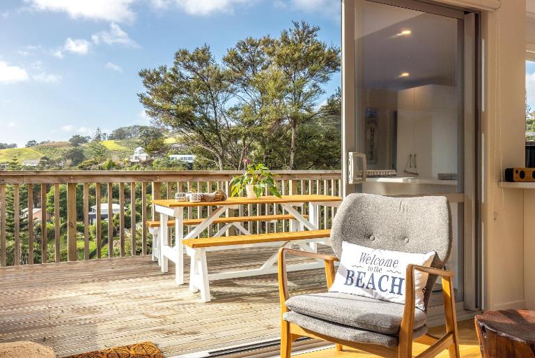 2 sisters at Palm Beach, Waiheke - B&B Palm Beach