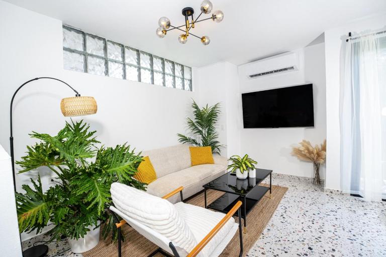 Garden of Eden Hotel - Bed and Breakfast Brenas