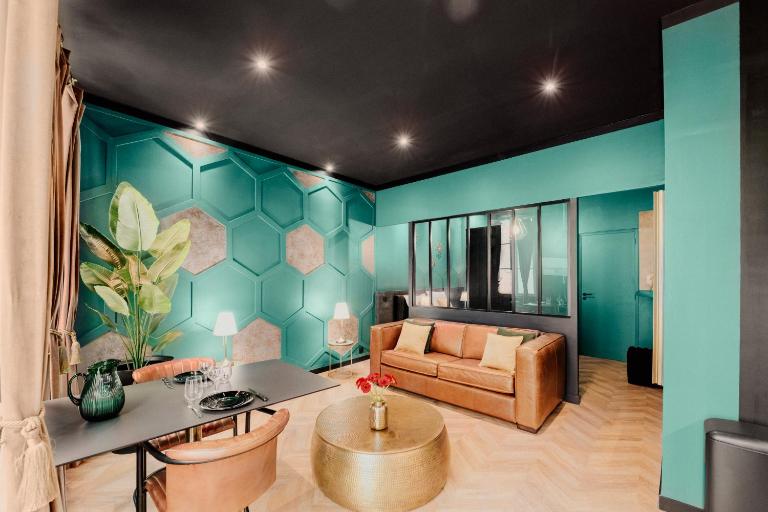Central 1-Bedroom Apartment with Parking, Netflix and High-Speed Wi-Fi - B&B Bordeaux