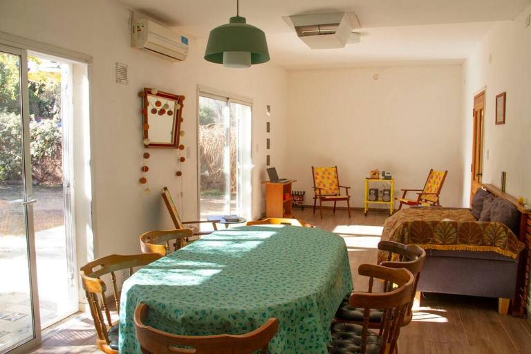 Casa en las sierras con Cine - B&B Juana Koslay