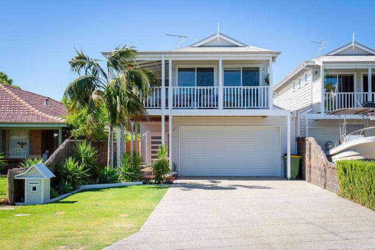 Sunny Shores Family Retreat - B&B Broadwater