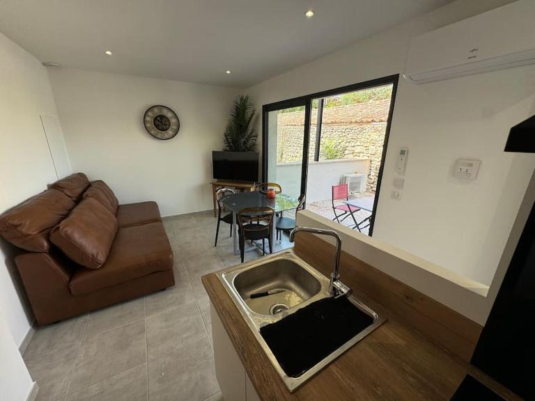 Appartement neuf centre du village - Chambres d'hôtes Le Puy-Sainte-Réparade