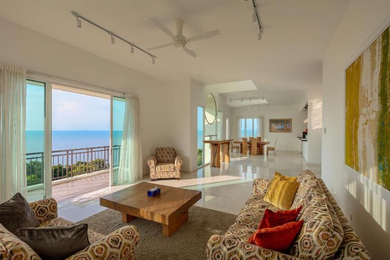 Panoramic Seaview Holiday Home - Batu Ferringhi - Chambres d'hôtes Batu Feringgi