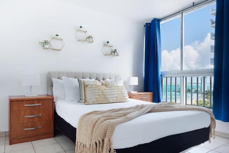 Playa Escondida Oceanview Pool Parking 1BDR - B&B San Juan