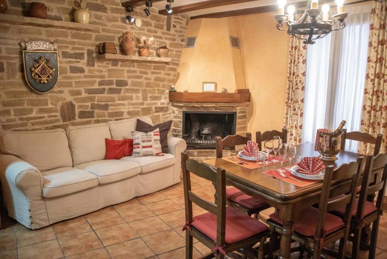 Casa Rural Nuri de Rei A y B - Chambres d'hôtes Todolella