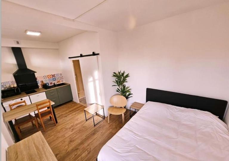 NERO studio confort tt équipé! Paris Villejuif métro 7 et 14 - B&B Villejuif