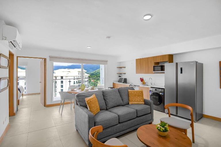 Upstay - New Condo in Jaco - 5 mins from Beach - Chambres d'hôtes Jacó
