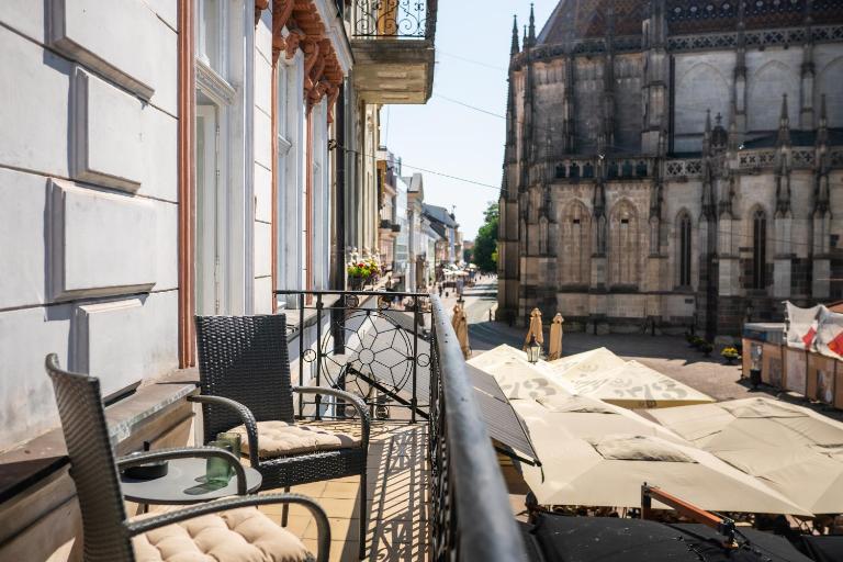 Luxapart II Beautiful Views with Breakfast option - B&B Košice