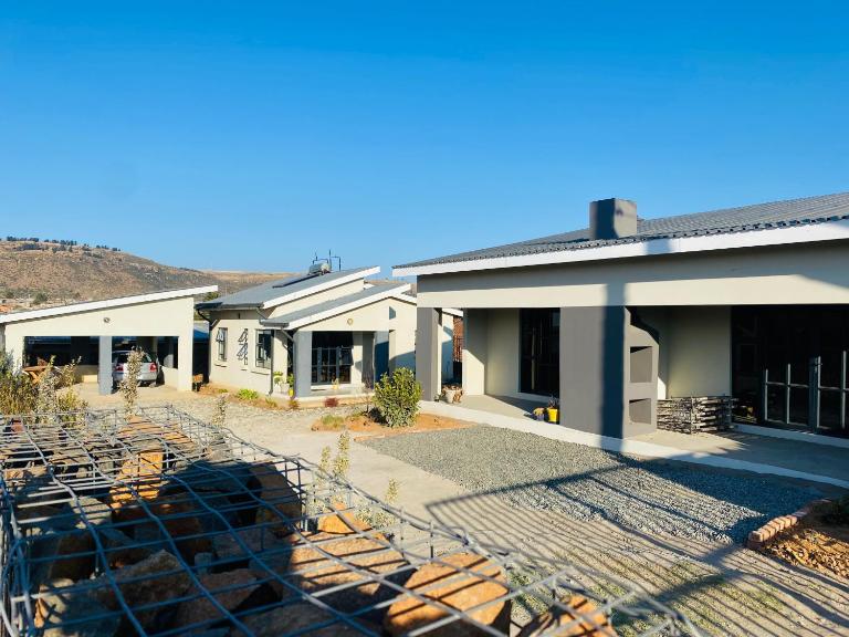 Pule's Home & Studio Apartments - B&B Maseru