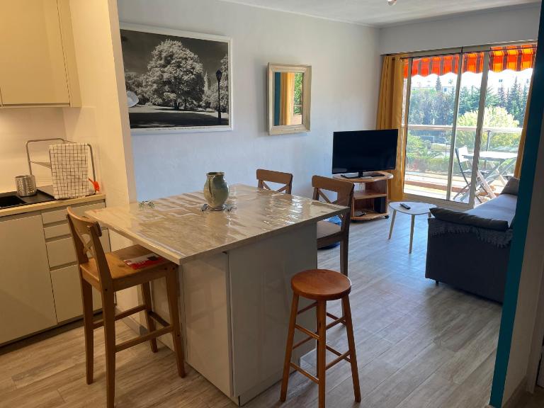 Agréable appartement dans résidence avec piscine et tennis - Ferienwohnung Hyères