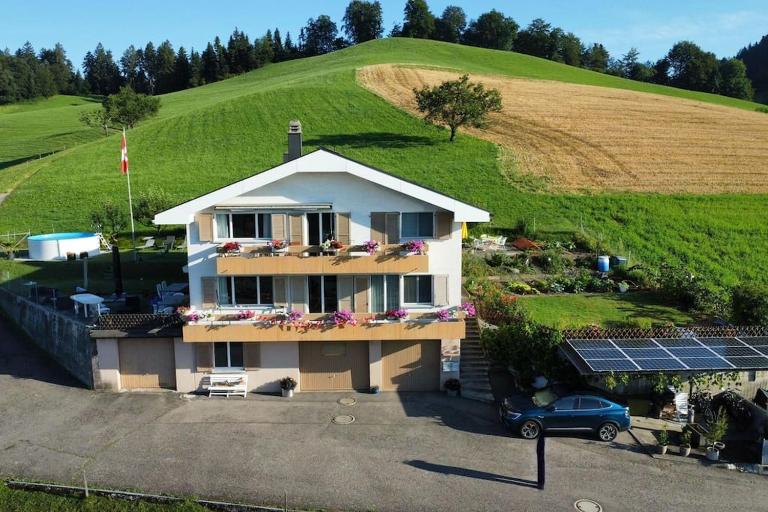 Swiss Alps - B&B Brenzikofen