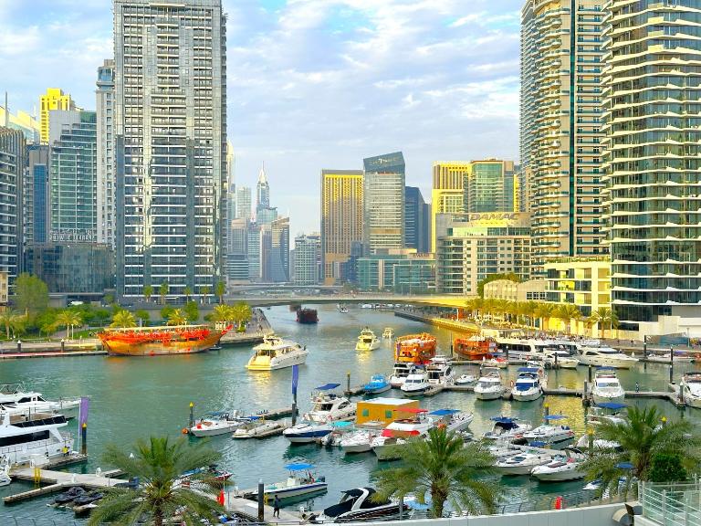 Luxury Studio w Marina View & New Furnishings for 4 Pax - Bed and Breakfast Dubai