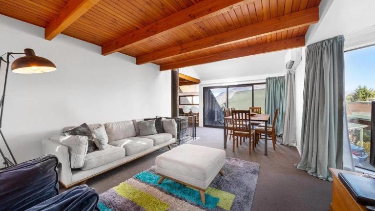 Queenstown Hill, Mountain & Lake Views, 10mins to City Centre, 10mins to Airport - Ferienwohnung Queenstown