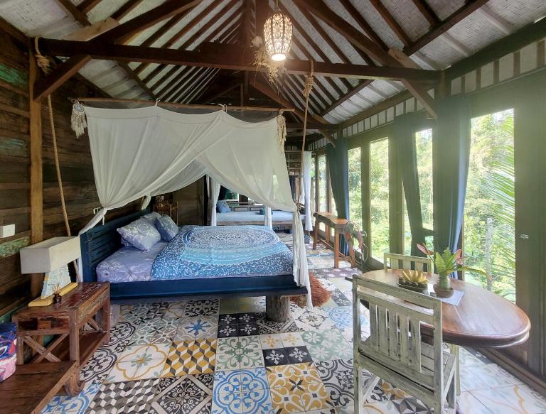 Villa Batari - Artsy Joglo - Private Swimming Pool - B&B Tegalalang