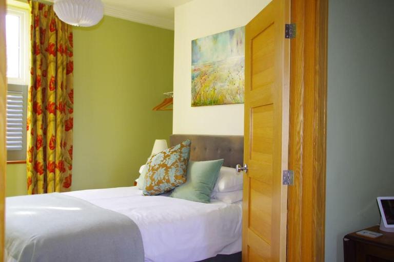 Stylish Garden Apartment, Exmouth - 'Little Monty' - Bed and Breakfast Exmouth