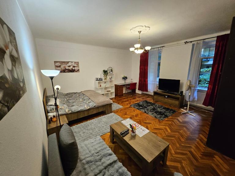Pet Friendly 2BDR Apartment - B&B Budapest