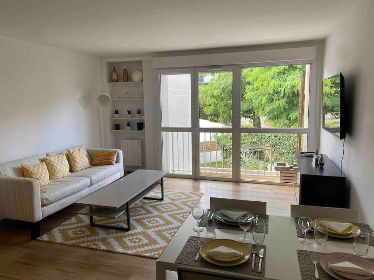 Appartement cosy proche Paris - Bed and Breakfast Clamart