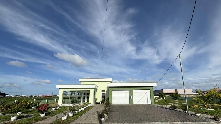 Luxury villa in gated community - B&B Paramaribo