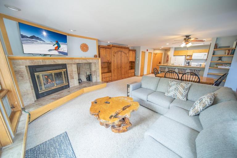 Liftside 201 by SummitCove Lodging in Colorado - B&B Keystone