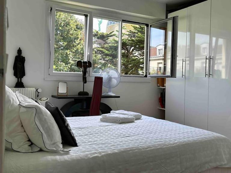 Private bedrooms near Eiffel Tower - B&B París