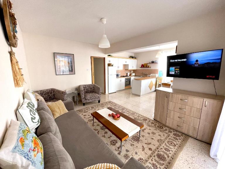 Apartment Kamilla- Kaparis - Ferienwohnung Paralímni