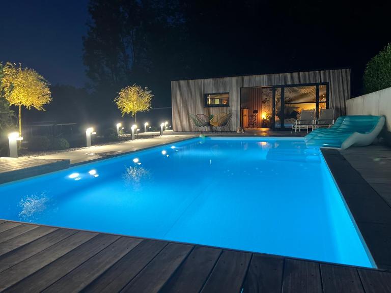 Pool House 85 - Bed and Breakfast Spa
