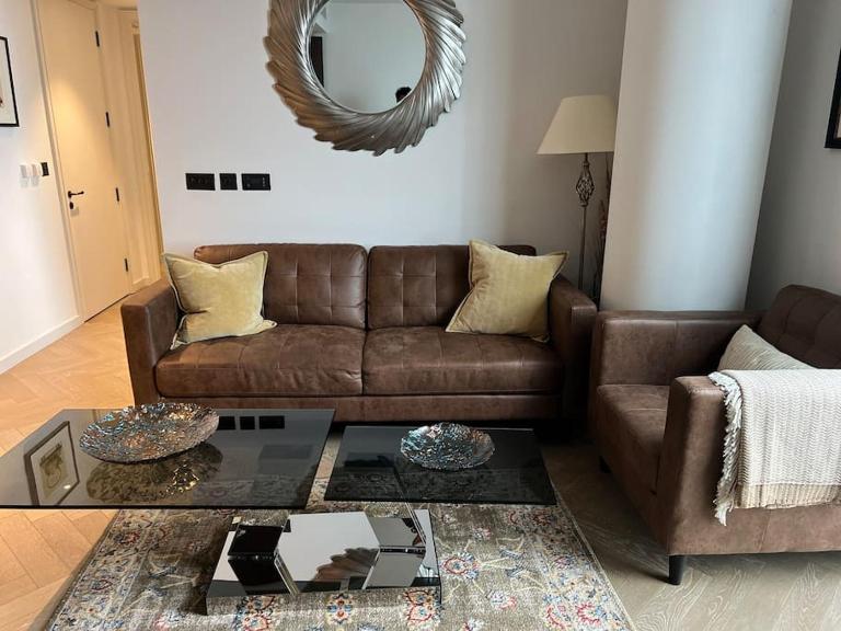 Modern 2 Bed Flat at Battersea - B&B London