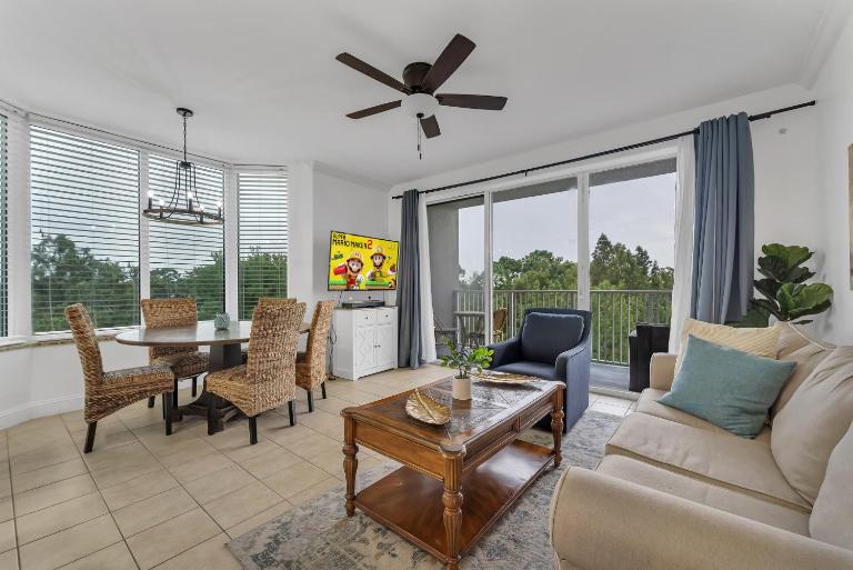 2BR condo minutes to Disney Springs - B&B Orlando