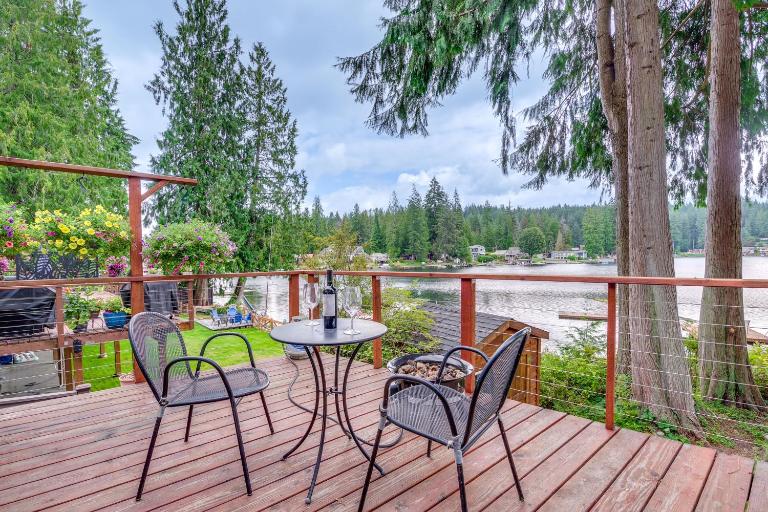 Lakefront Snohomish Home ~ 13 Mi to Historic Dtwn - B&B Lake Stevens