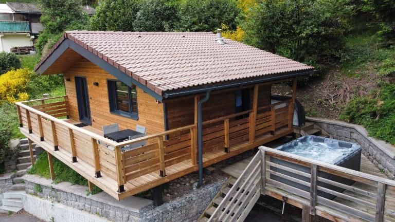 Chalet du Faubourg & Jacuzzi, proximité Gerardmer & La Bresse - Ferienwohnung Rochesson
