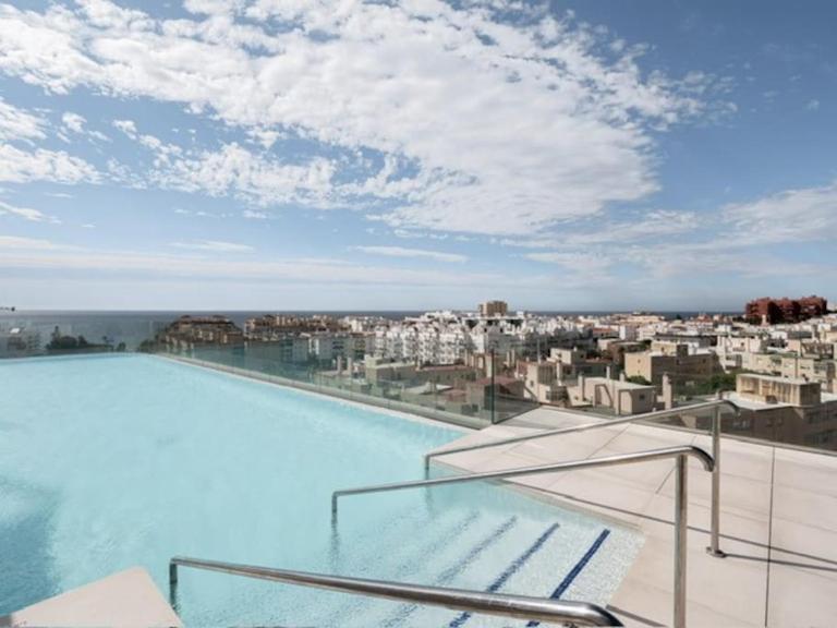 Stunning apartement Estepona - B&B Estepona