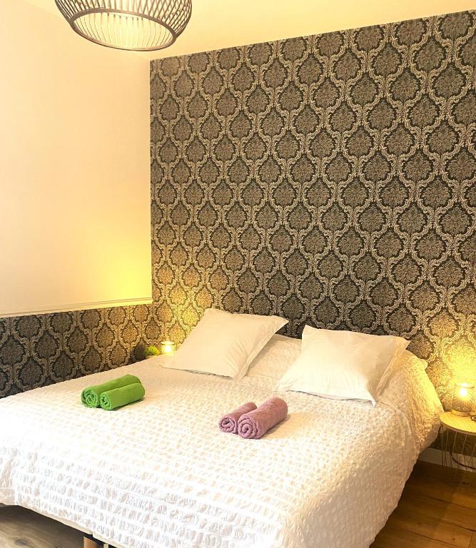 CH1- MANOIR DU MOULINIER - Campagne - Calme - Petit-déj inclus - Table d'hôte sur réservation - Parking gratuit - B&B La Limouzinière