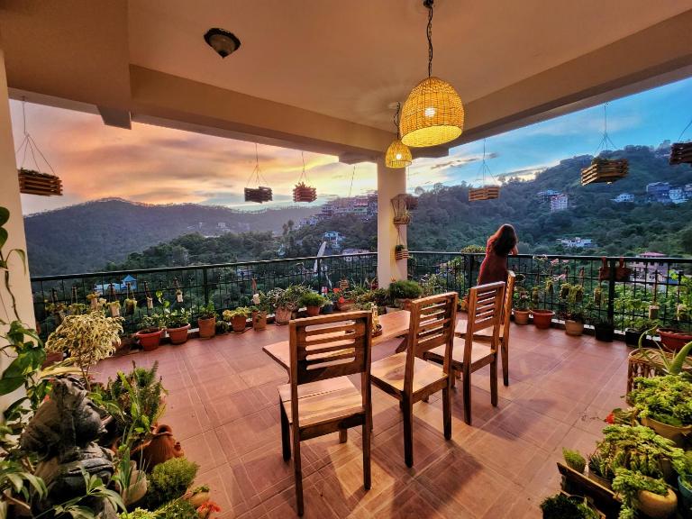 Rashmi Cottage - 4 BHK Villa with Serene Valley Views - B&B Dagshai