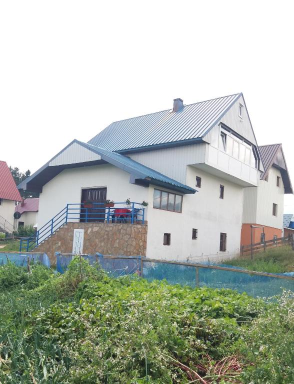 Apartments And Rooms Gold - Bed and Breakfast Žabljak