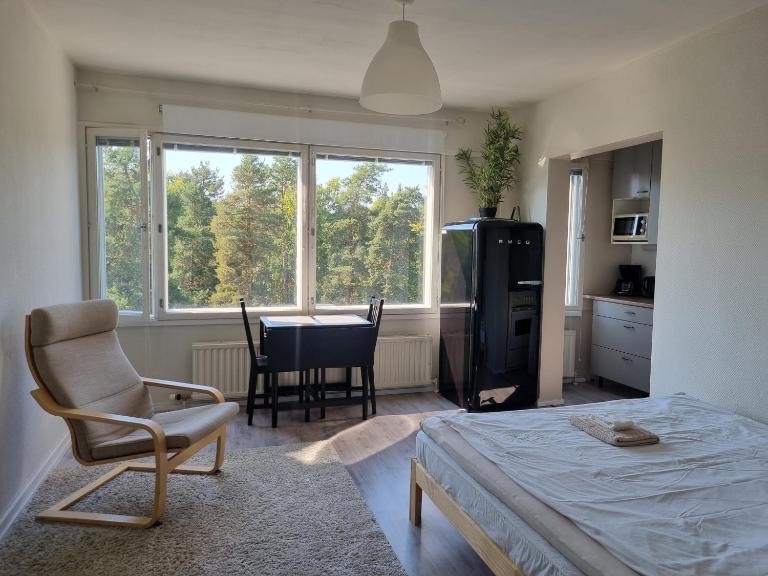 Ylimmän kerroksen yksiö lähellä matkakeskusta - Ferienwohnung Lappeenranta