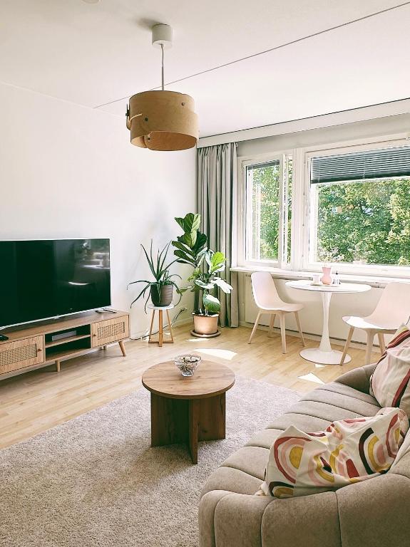 Cozy central flat next to tram and bus stations - Bed and Breakfast Helsinki
