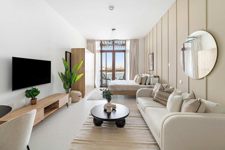Silkhaus Vacation Homes Beach Accessible Studio Palm View - Ferienwohnung Dubai
