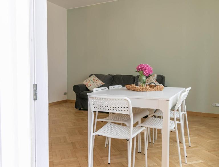 Turati Family Apartment Balcone e posto auto - B&B Lecco