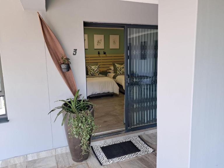 8 On Eagle Bed & Breakfast Room 3 - B&B Umtentweni