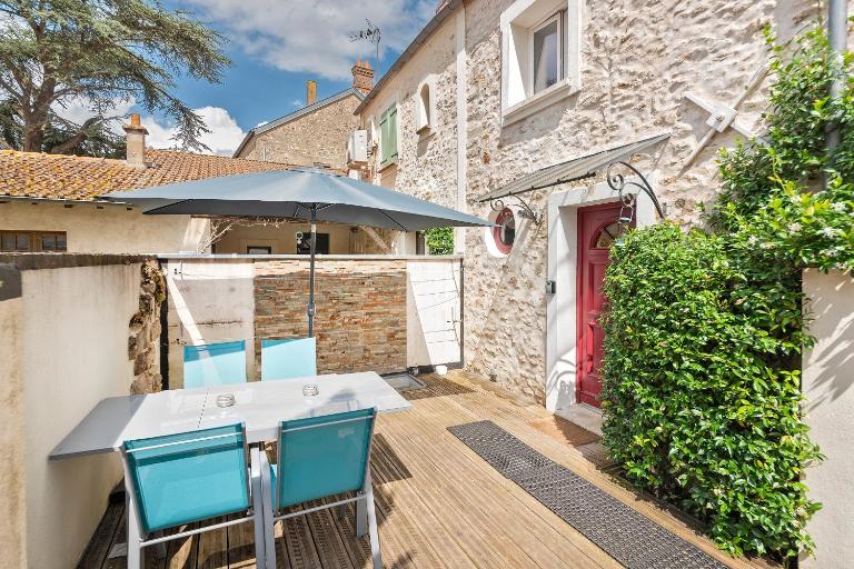 Gîte du Clocher - Appt 6p avec terrasse - B&B Réau